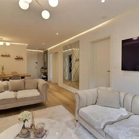 شقة Newish 2 Bedroom Flat By The